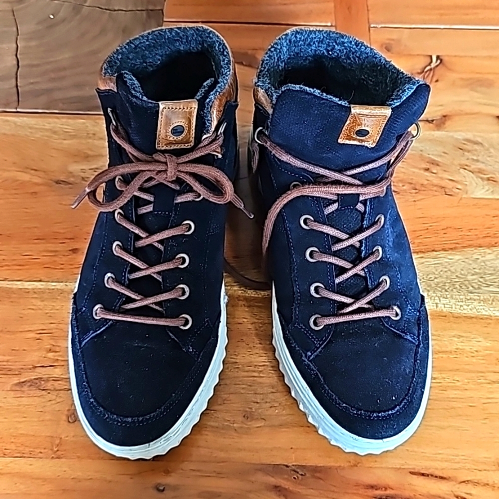 Dark Blue Men's Shoes Purchased in Netherlands (Barely Worn)
